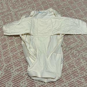 Happiest Baby SNOO sleep sack medium and 2 SNOO sheets